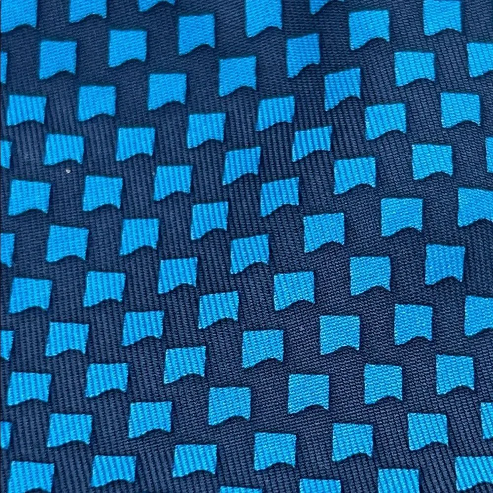 Vineyard Vines 100% Silk Blue Geometric Patterned Tie